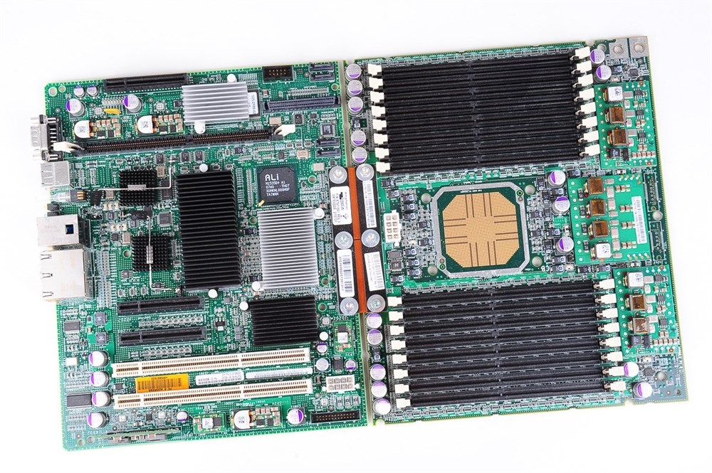 WN213 Материнская Плата Dell Broadcom HT-2100 Quad S-F 12DualDDRII-667 9PCI-E8x 2xGbLAN E-ATX 2000Mhz For PowerEdge 6950